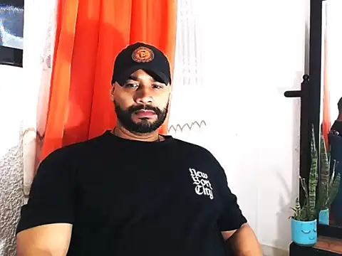 Snapshot of musclehetero chatting on June 2026 01:18:01 AM musclehetero online show from June 2026 01:18:01 AM