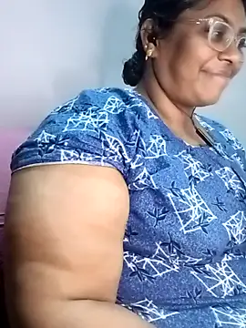 Riya-mallus online show from November 2025 07:28:01 PM