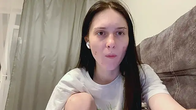 Snapshot of CyberAIice chatting on November 2025 04:04:01 AM CyberAIice online show from November 2025 04:04:01 AM