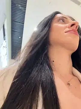 Snapshot of Lilitoppp chatting on November 2025 02:38:01 PM Lilitoppp online show from November 2025 02:38:01 PM