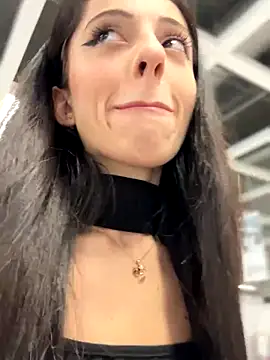 Snapshot of Lilitoppp chatting on November 2025 10:25:02 AM Lilitoppp online show from November 2025 10:25:02 AM