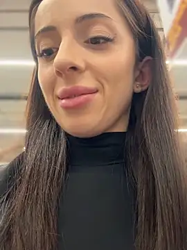 Snapshot of Lilitoppp chatting on November 2025 11:57:02 AM Lilitoppp online show from November 2025 11:57:02 AM