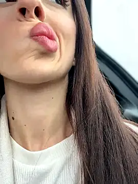 Snapshot of Lilitoppp chatting on December 2025 09:25:01 AM Lilitoppp online show from December 2025 09:25:01 AM