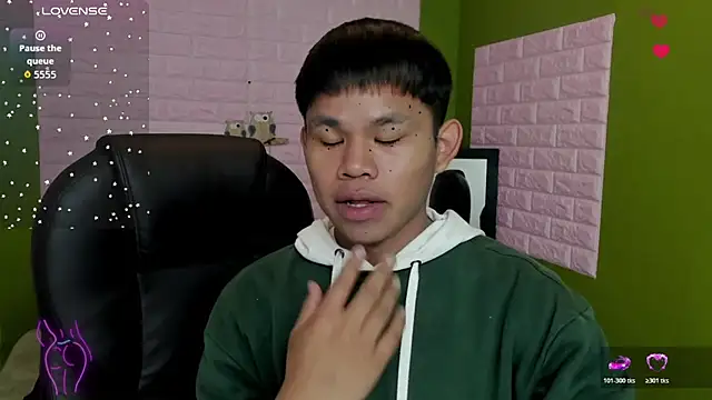 tommy cherry  online show from November 2025 03:47:01 PM