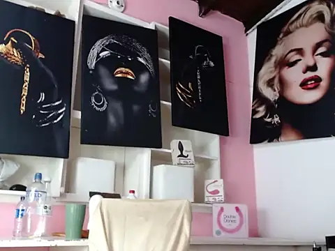 Snapshot of crissex3 chatting on February 2026 01:29:02 PM crissex3 online show from February 2026 01:29:02 PM