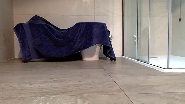 AsiaSlavePantyhosed online show from November 2025 09:30:01 AM