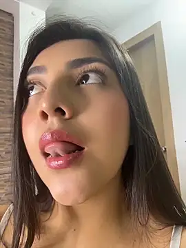 Snapshot of Sammyy_torres chatting on April 2026 05:01:02 AM Sammyy torres online show from April 2026 05:01:02 AM