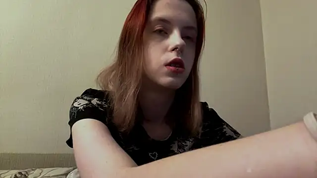 Snapshot of LulyClouds chatting on December 2025 01:16:02 PM LulyClouds online show from December 2025 01:16:02 PM