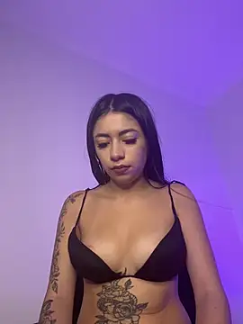 luna ef  online show from November 2025 06:11:02 PM