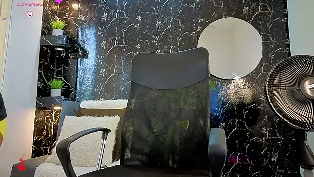 Snapshot of thomas_scot1 chatting on November 2025 01:14:02 PM thomas scot1 online show from November 2025 01:14:02 PM