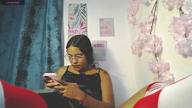 Snapshot of chleo_rosse chatting on January 2026 05:27:02 PM chleo rosse online show from January 2026 05:27:02 PM