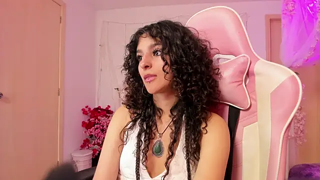 Snapshot of gummo_ chatting on November 2025 08:42:02 PM gummo online show from November 2025 08:42:02 PM