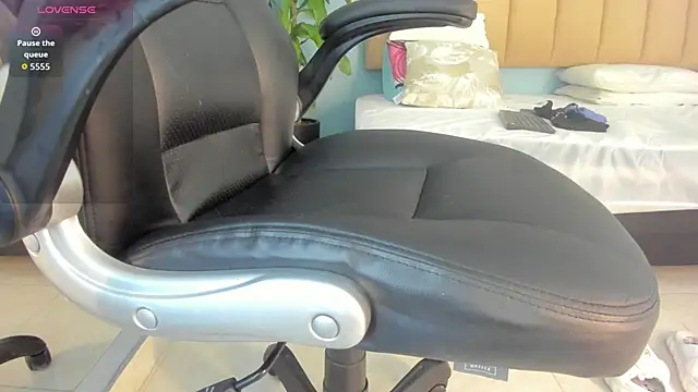 Snapshot of lexiemonroe2 chatting on November 2025 07:05:02 PM lexiemonroe2 online show from November 2025 07:05:02 PM