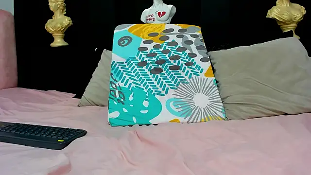 selenaflamemj online show from February 2026 06:37:02 PM