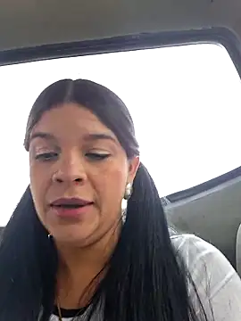 Layla-daring online show from November 2025 06:43:01 PM