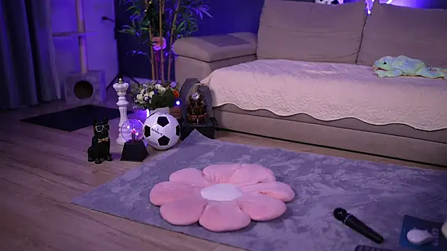 AlessiaDebbie online show from July 2026 08:11:02 PM