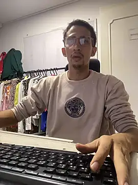 charlie bass online show from December 2025 07:28:01 AM