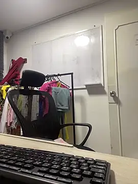 charlie bass online show from December 2025 04:10:01 AM