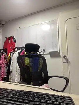 charlie bass online show from December 2025 04:30:01 AM