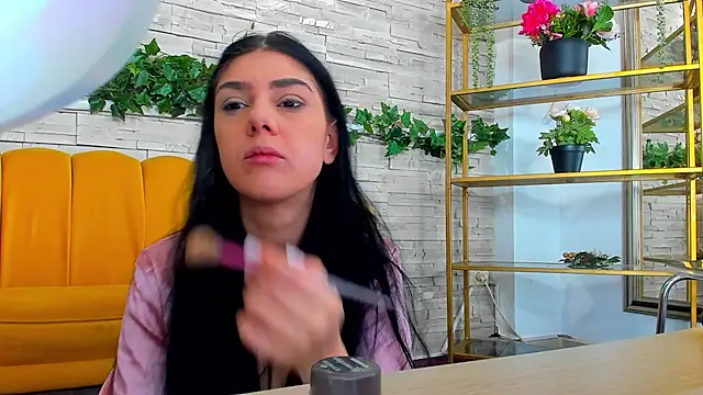 SerennaNoir online show from December 2025 06:09:01 AM