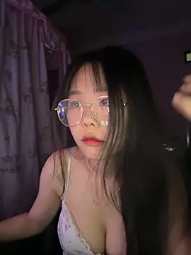 Kiee-lee online show from April 2026 02:11:01 PM