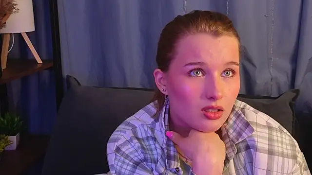 ImiMonroe online show from April 2026 04:24:02 AM