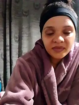 Snapshot of Cadence28 chatting on November 2025 06:10:02 PM Cadence28 online show from November 2025 06:10:02 PM