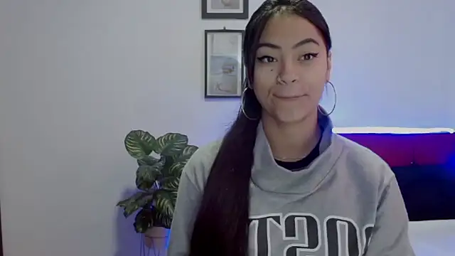 Juliana  lx online show from April 2026 02:02:02 PM