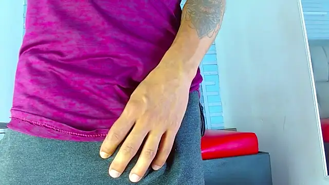 Hot Latino x online show from March 2026 12:43:01 PM