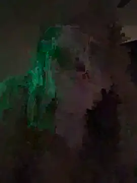 Snapshot of AllieRose94 chatting on November 2025 05:28:02 AM AllieRose94 online show from November 2025 05:28:02 AM