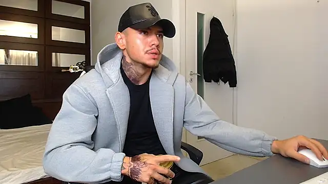 ElijahThorne online show from February 2026 06:40:02 AM