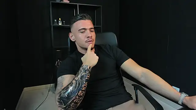 ElijahThorne online show from April 2026 10:24:02 AM