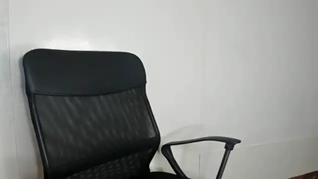 kira-stormm online show from March 2026 09:30:01 PM