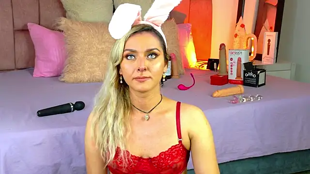 Lunitaa Diva online show from January 2026 02:54:02 PM