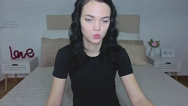 Snapshot of Camila_777_ chatting on November 2025 10:54:02 PM Camila 777 online show from November 2025 10:54:02 PM