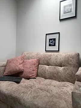 Snapshot of Madisonlaraa chatting on November 2025 07:38:01 PM Madisonlaraa online show from November 2025 07:38:01 PM