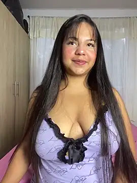 Snapshot of katthyasmitth chatting on April 2026 11:08:01 AM katthyasmitth online show from April 2026 11:08:01 AM