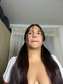 Snapshot of katthyasmitth chatting on April 2026 12:00:02 AM katthyasmitth online show from April 2026 12:00:02 AM