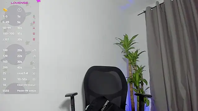 Snapshot of Catty_Noir chatting on November 2025 09:39:01 PM Catty Noir online show from November 2025 09:39:01 PM