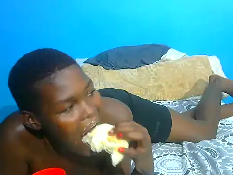 VirginPrincess06 online show from November 2025 01:18:01 AM