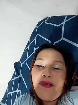 Snapshot of Paola-Lond chatting on December 2025 02:06:02 AM Paola-Lond online show from December 2025 02:06:02 AM