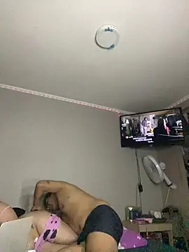 esquinadelmorbo online show from December 2025 04:20:02 AM