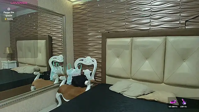 Madyscarlett online show from November 2025 12:05:02 PM