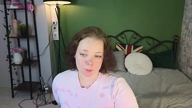 Snapshot of Vlada_vv chatting on July 2026 04:19:02 AM Vlada vv online show from July 2026 04:19:02 AM