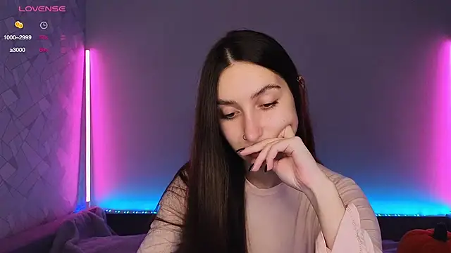 Snapshot of KikkyMi chatting on November 2025 08:19:01 PM KikkyMi online show from November 2025 08:19:01 PM