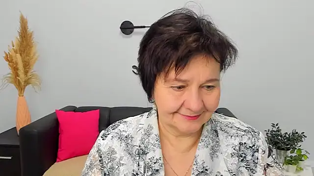 EveRalphes online show from December 2025 07:25:01 AM