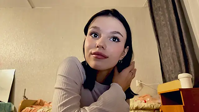 StacieGregoreski online show from November 2025 02:32:02 PM