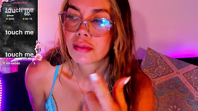 Snapshot of venus_desired260669 chatting on November 2025 02:59:01 AM venus desired260669 online show from November 2025 02:59:01 AM