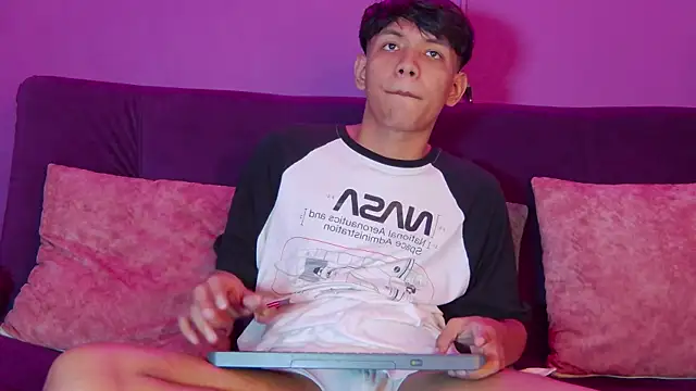 Liam Sinclair online show from January 2026 08:12:02 PM