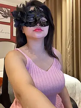 Queen-of-Love online show from November 2025 12:09:02 PM